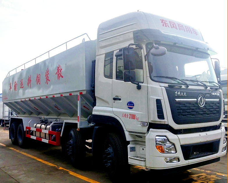 東風天龍前四后八飼料車